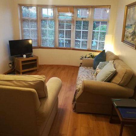 Cosy Apartment Holywood  Exterior foto